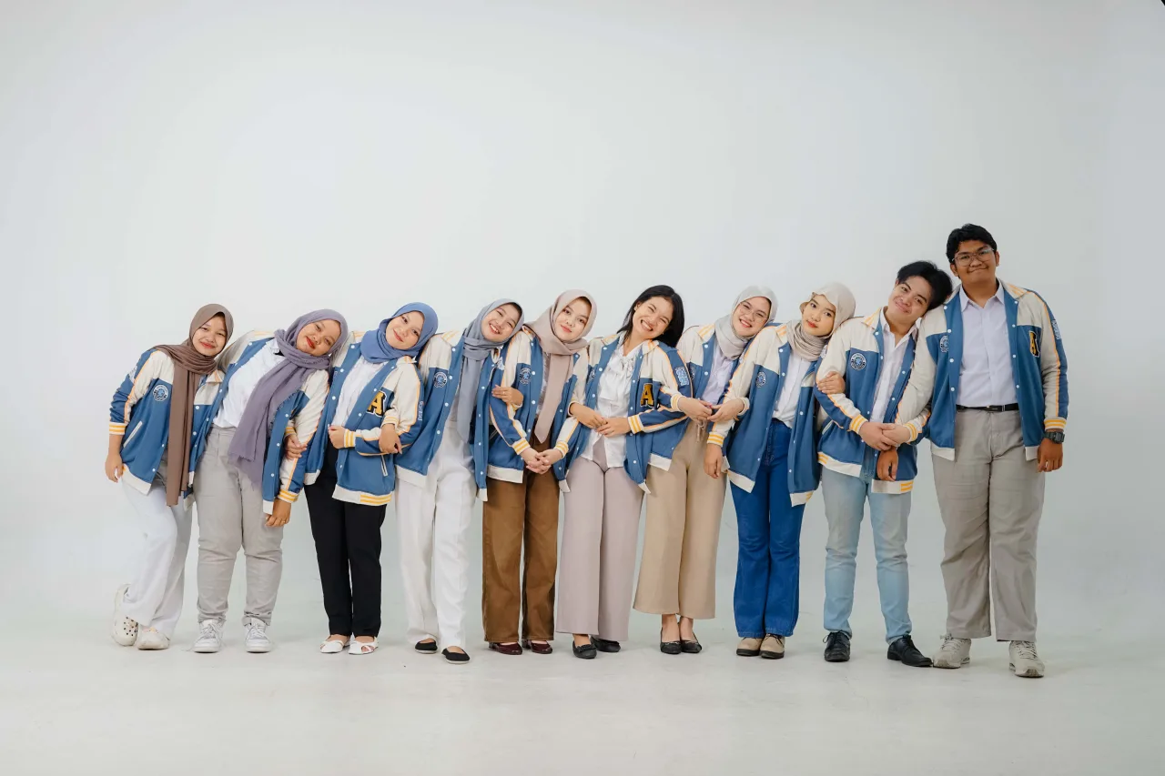 Contoh hasil foto force/foto ramean di Vibesroom Studio