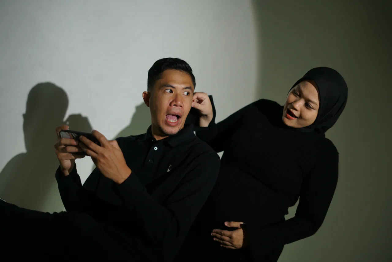 Contoh hasil foto maternity di Vibesroom Studio