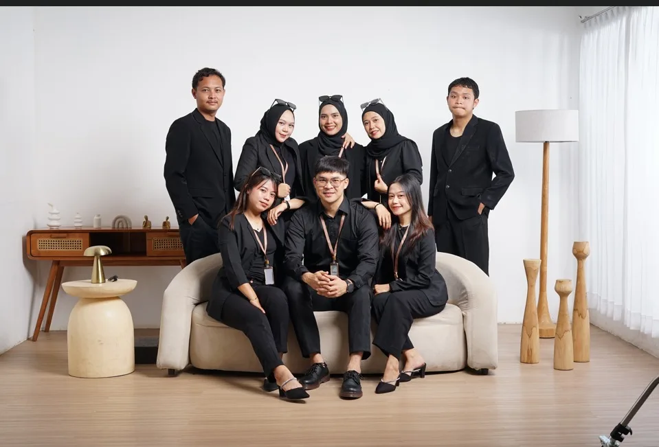 Contoh hasil foto group di Vibesroom Studio